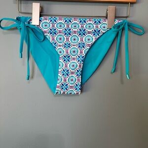 Lands' End Reversible String Bikini Bottom. NWOT. Mid Rise. Small (6-8)